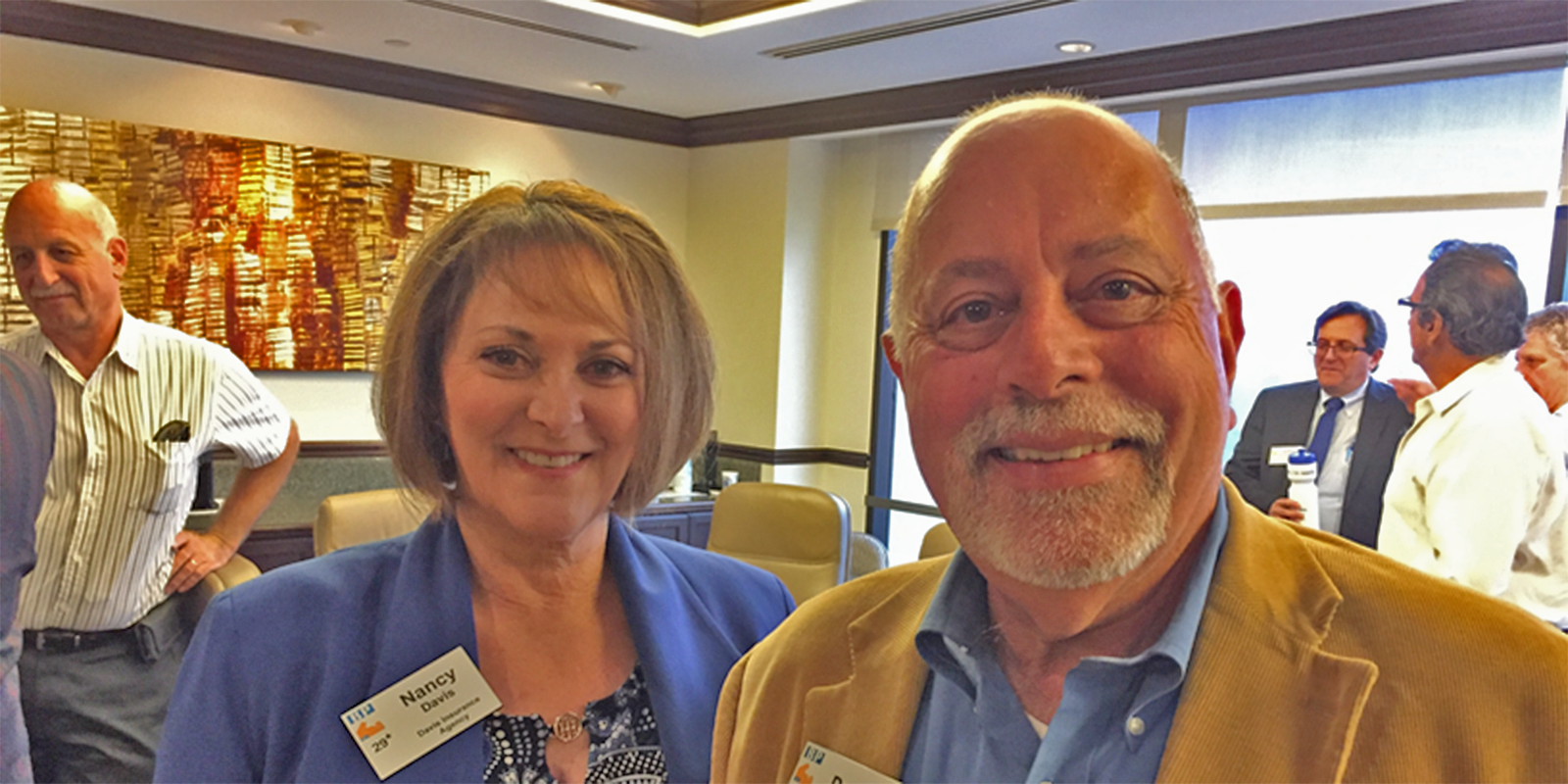 Bruin Professionals President, Dr. Bill Saleebey ’70, Ph.D. ’80 and Vice President, Scholarships/Charitable Giving, Nancy Davis ’76